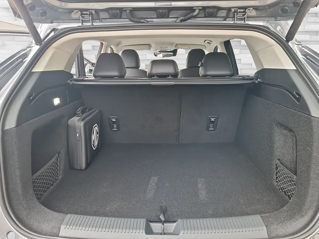 MG HS PHEV+ Luxury SUV / Off-road vehicle – Image 9