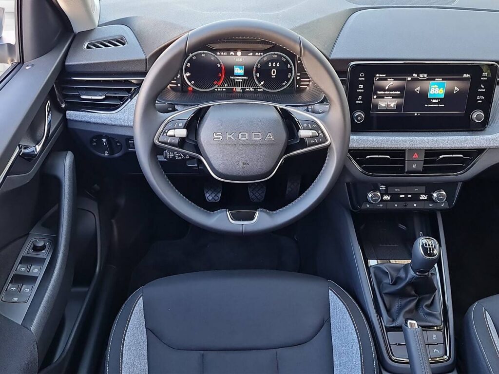 Vehicle 1025905385 - Image 10