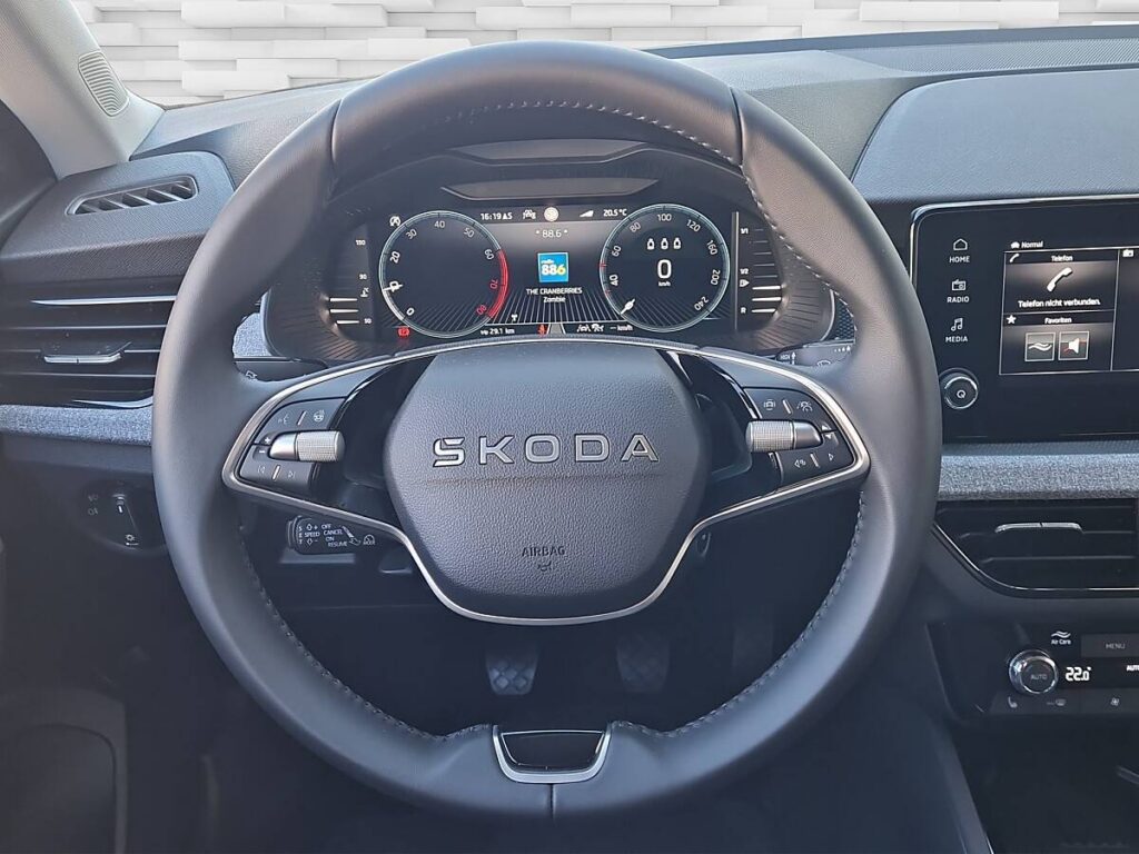 Vehicle 1025905385 - Image 11
