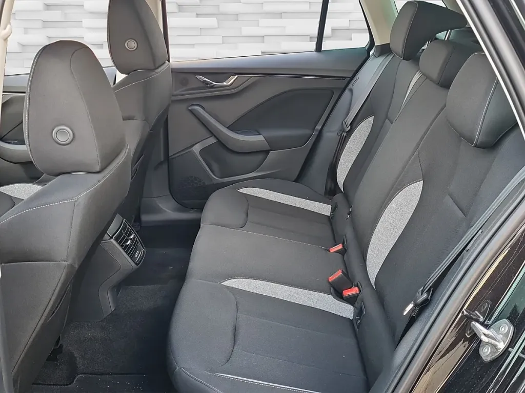 Skoda Kamiq 1,0 TSI Selection SUV / Terénne vozidlo – Obrázok 8