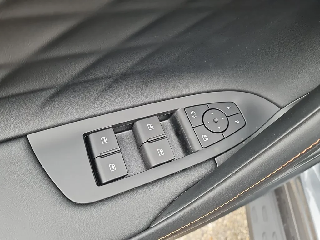Vehicle 1053818603 - Image 15