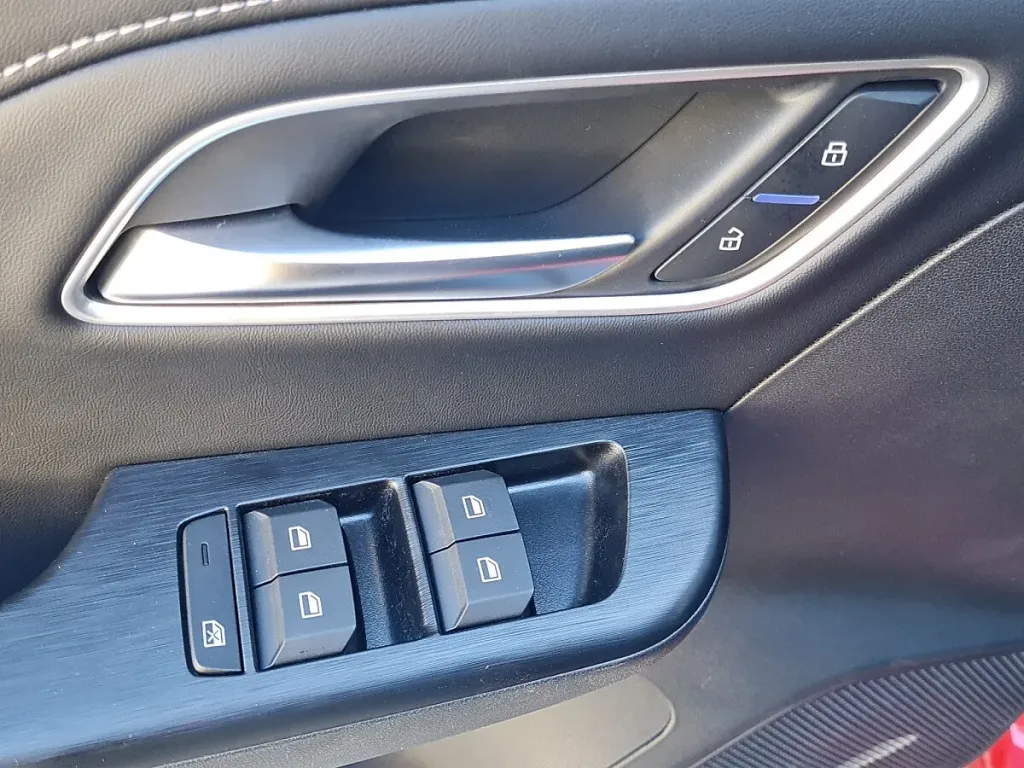 MG ZS 1.5 Hybrid+ Luxury SUV / Geländewagen – Bild 15