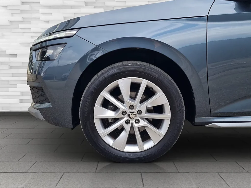 Vehicle 1266288395 - Image 6