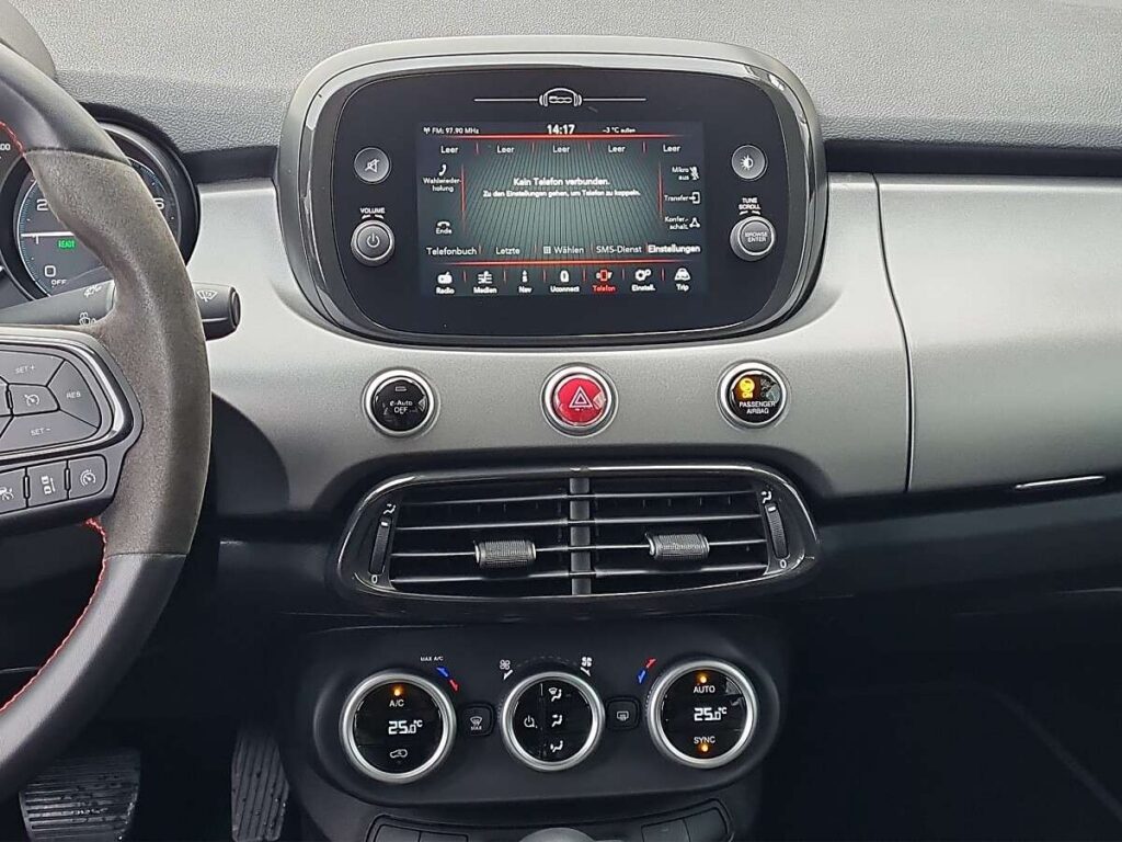 Vehicle 1352343402 - Image 12