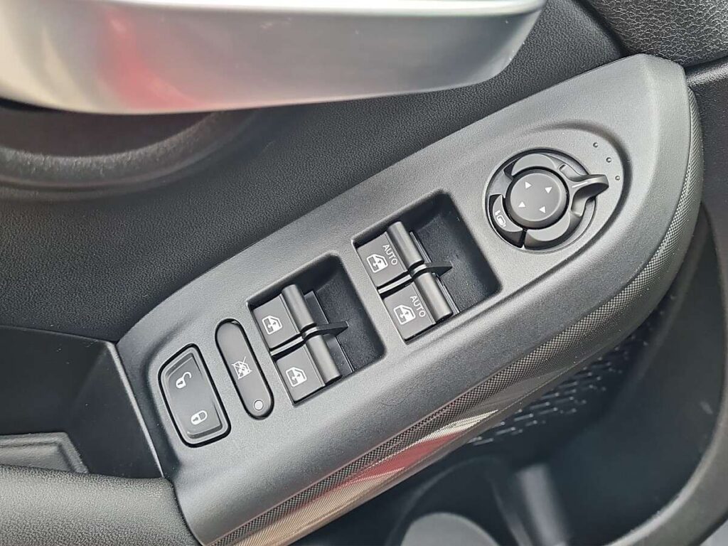 Vehicle 1352343402 - Image 14