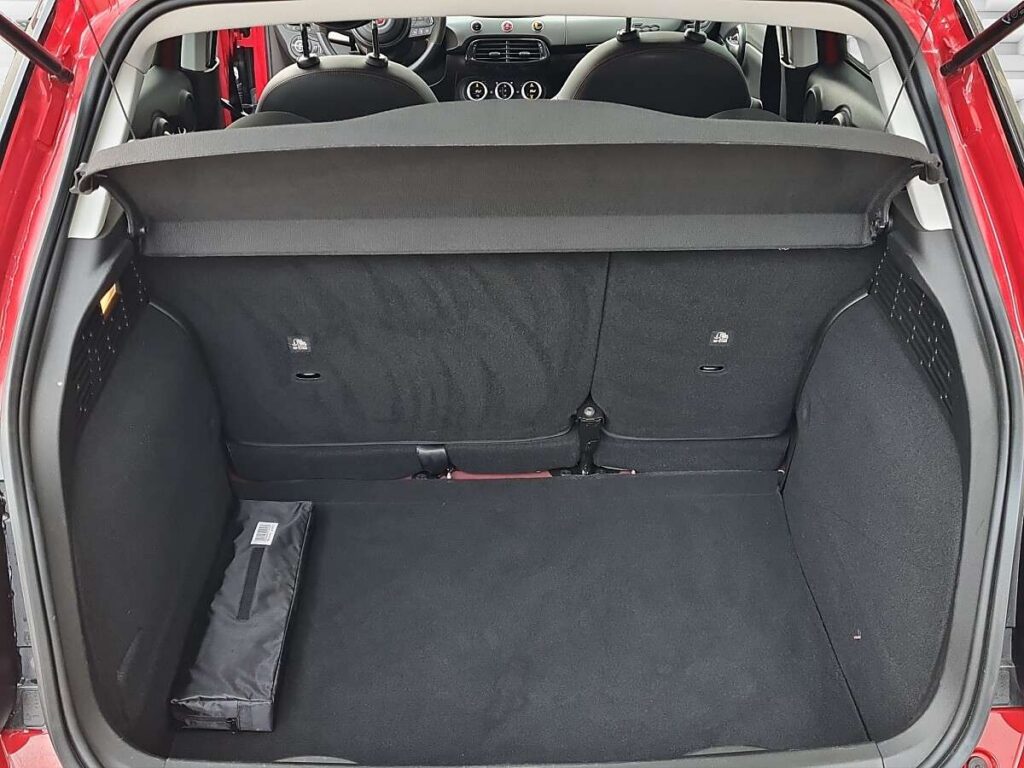 Vehicle 1352343402 - Image 9