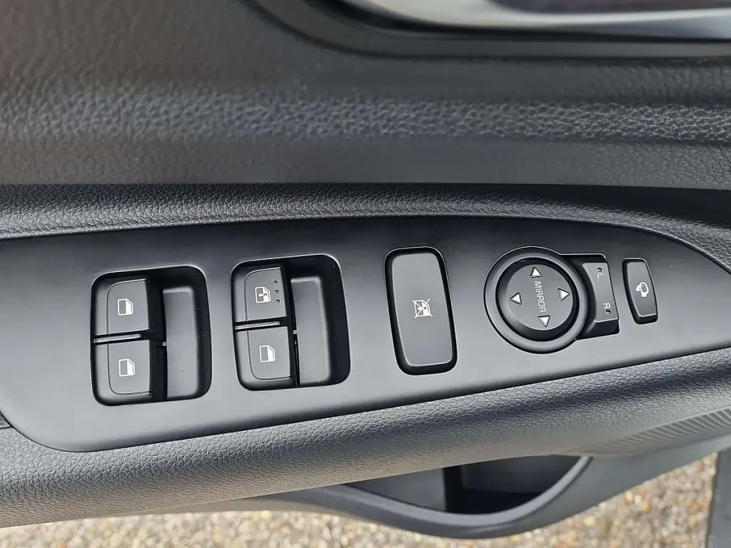 KIA Stonic 1,0 TGDI GPF ISG Silber SUV / Geländewagen – Obrázok 14