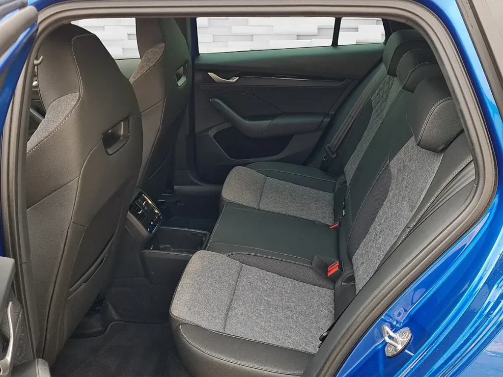 Skoda Octavia 1.5 TSI mHEV Sportline Kombi / Family Van – Bild 8