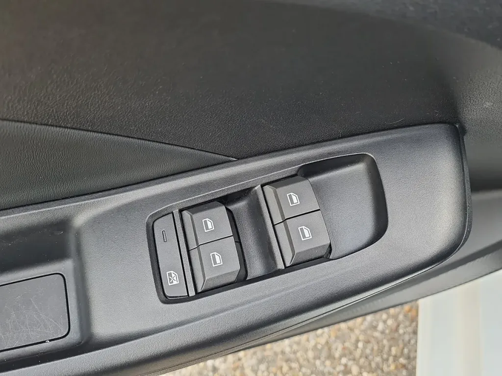 MG MG3 Hybrid+ Luxury Limousine – Image 15