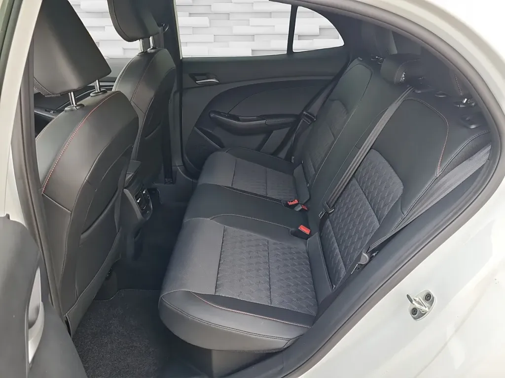 MG MG3 Hybrid+ Luxury Limousine – Image 8