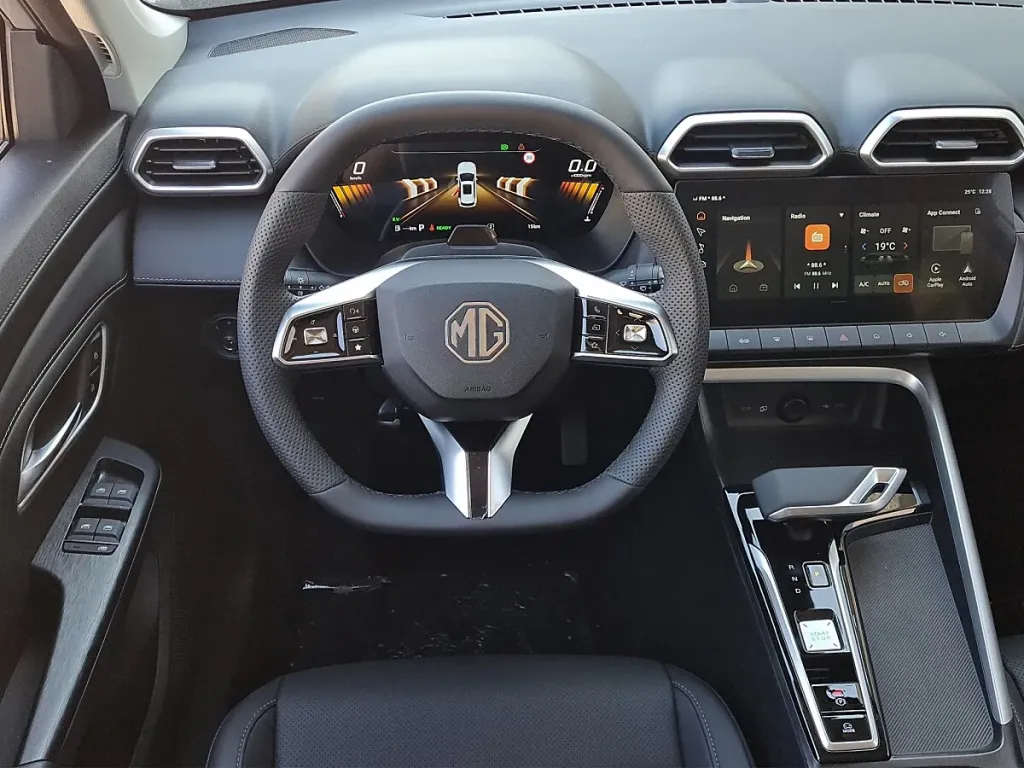 MG ZS 1.5 Hybrid+ Luxury SUV / Off-road vehicle – Image 10