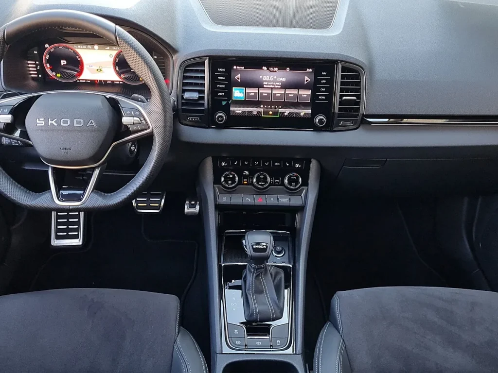 Vehicle 1556126617 - Image 15