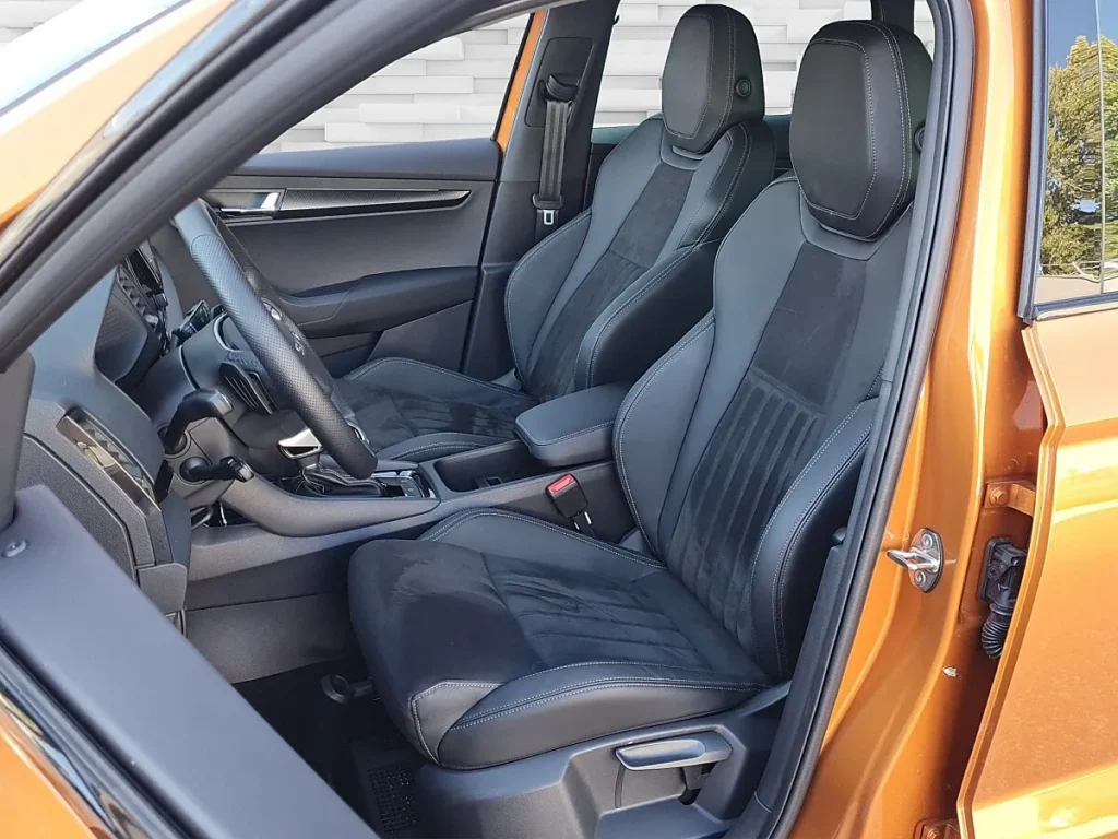Vehicle 1556126617 - Image 7
