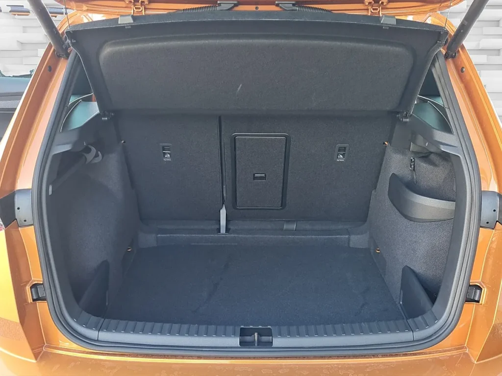 Vehicle 1556126617 - Image 9