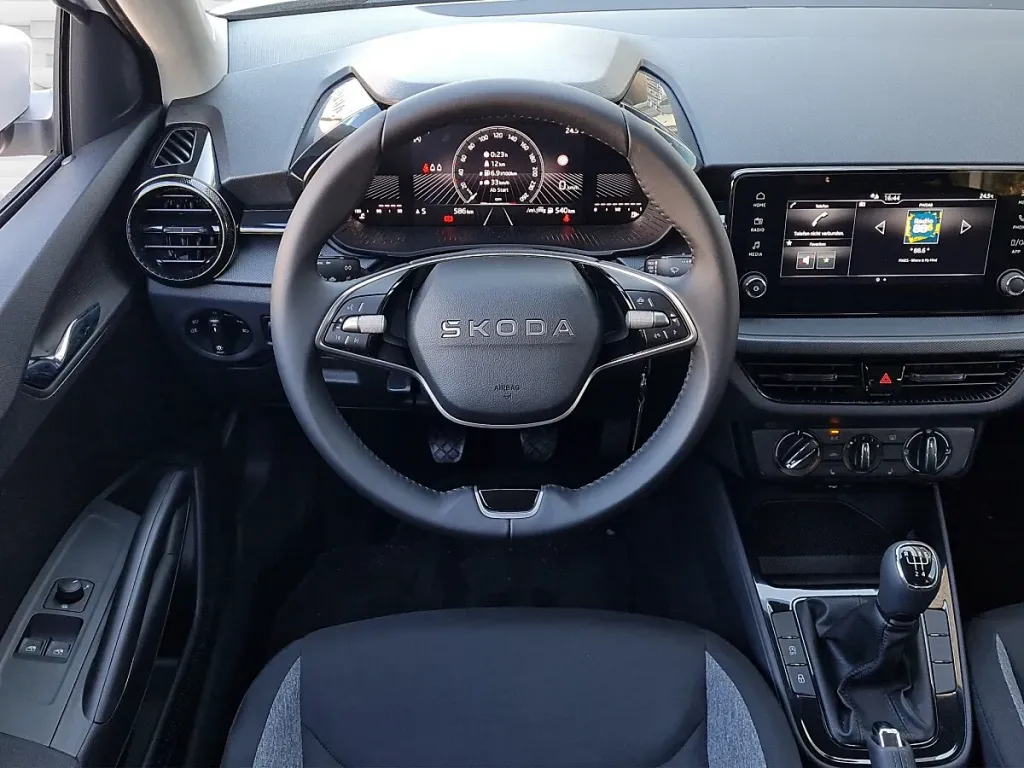 Skoda Fabia 1.0 TSI Essence Limousine – Obrázok 10