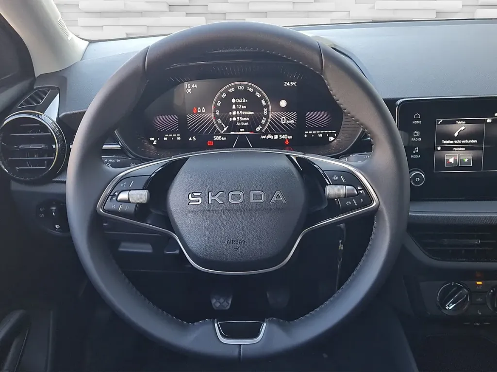 Skoda Fabia 1.0 TSI Essence Limousine – Obrázok 11