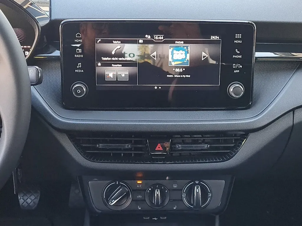 Skoda Fabia 1.0 TSI Essence Limousine – Obrázok 13