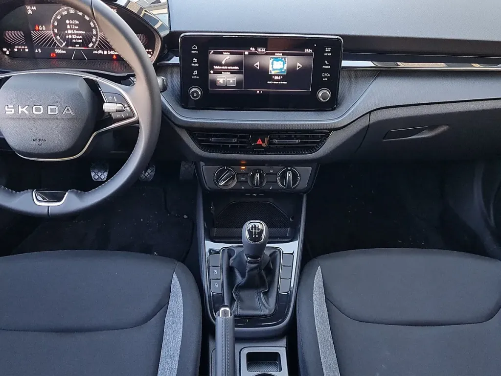 Skoda Fabia 1.0 TSI Essence Limousine – Obrázok 14