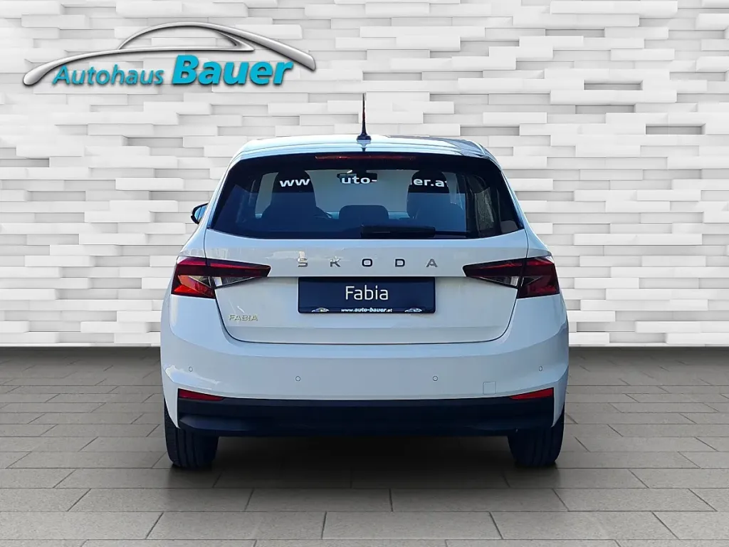 Skoda Fabia 1.0 TSI Essence Limousine – Obrázok 5