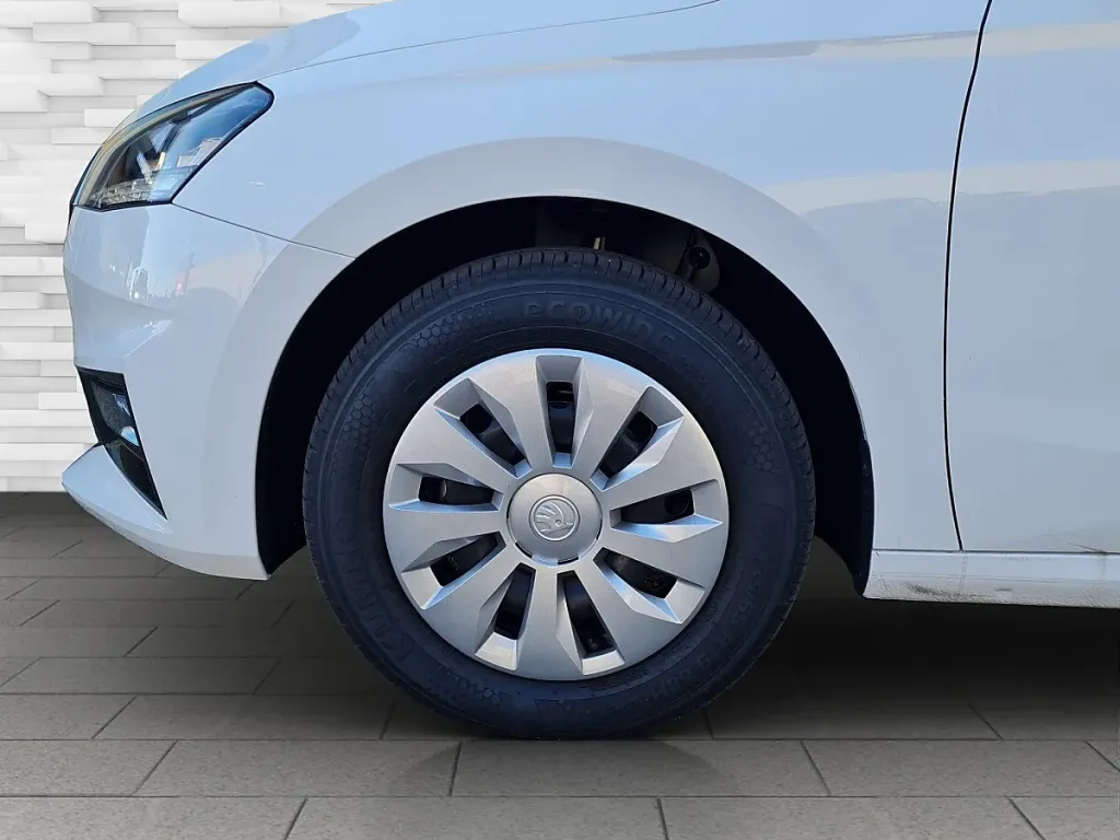 Skoda Fabia 1.0 TSI Essence Limousine – Obrázok 6