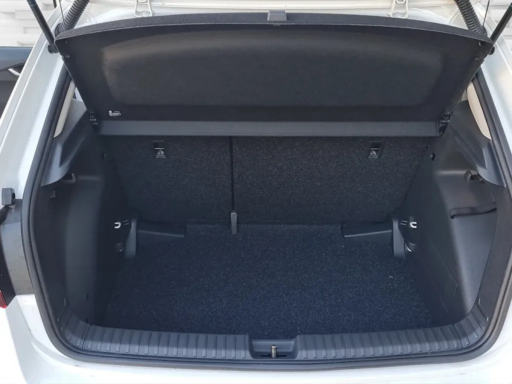 Skoda Fabia 1.0 TSI Essence Limousine – Obrázok 9
