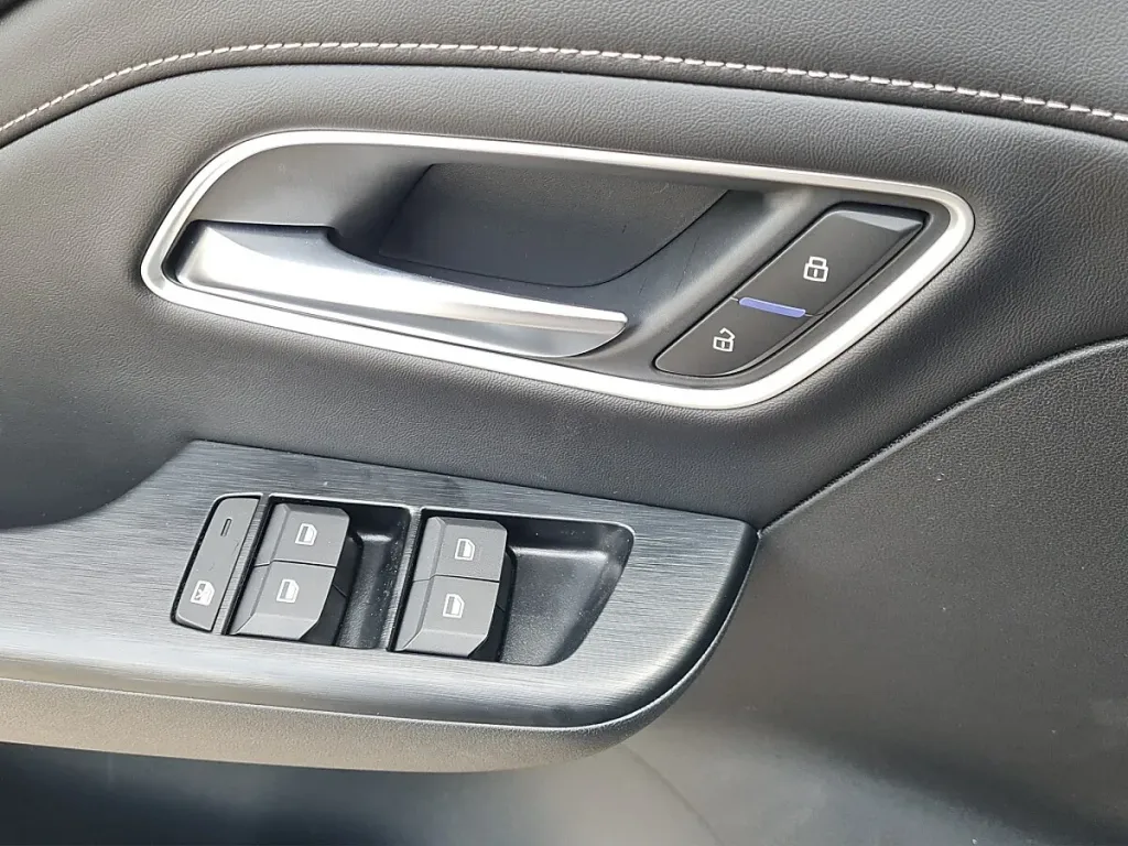 MG ZS 1.5 Hybrid+ Luxury SUV / Off-road vehicle – Image 15