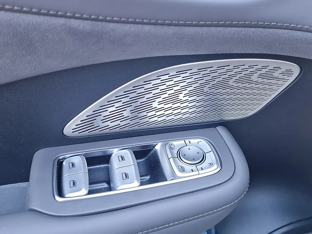 Vehicle 1732670519 - Image 15