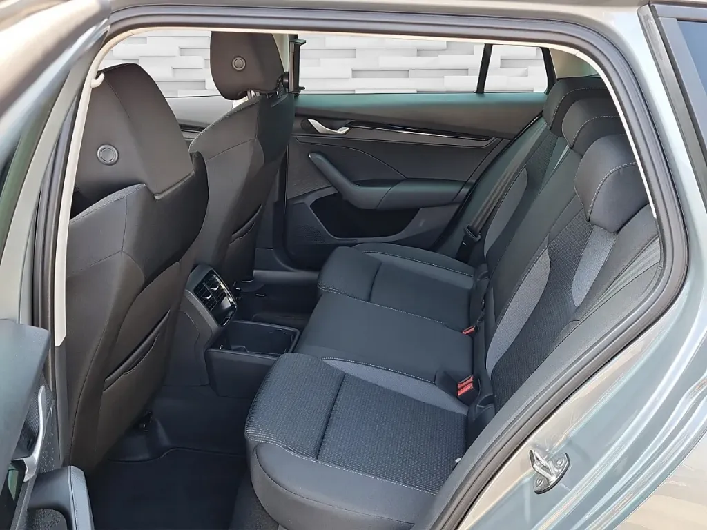 Skoda Octavia Kombi 1,5 TSI mHEV Selection DSG Kombi / Family Van – 8. kép