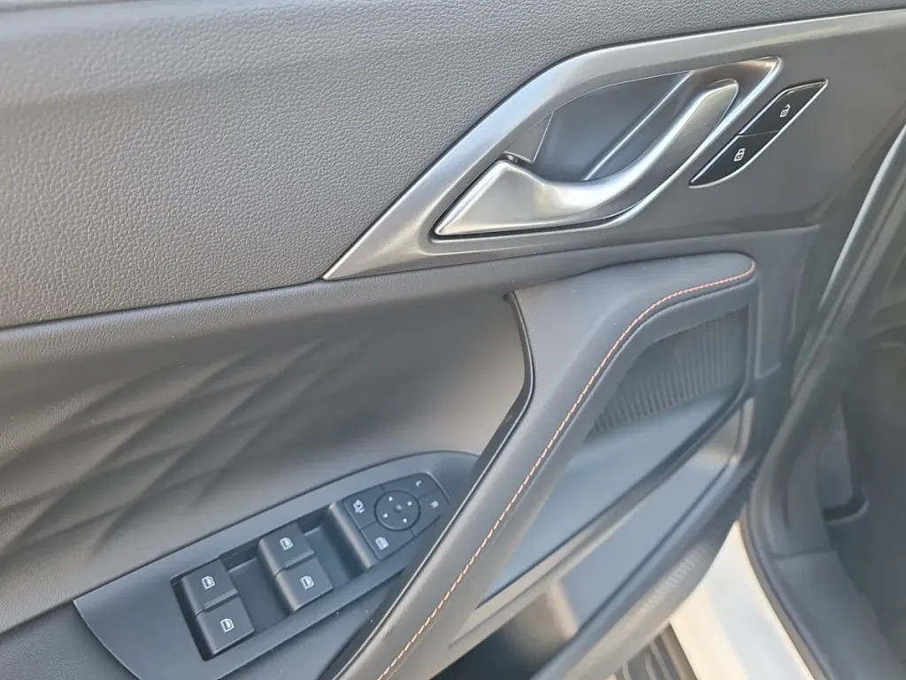 MG HS PHEV+ Luxury SUV / Off-road vehicle – Image 15
