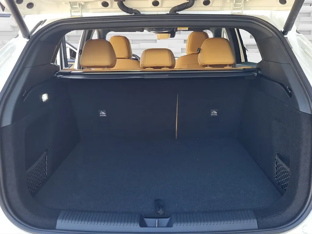 MG HS Hybrid+ Luxury + Heated steering wheel SUV / Off-road vehicle – Image 9