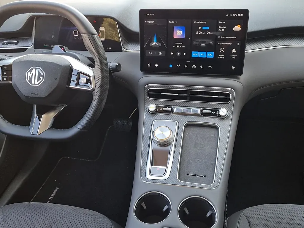 MG MGS6 77 kWh Luxury SUV / All-terrain vehicle – Image 14