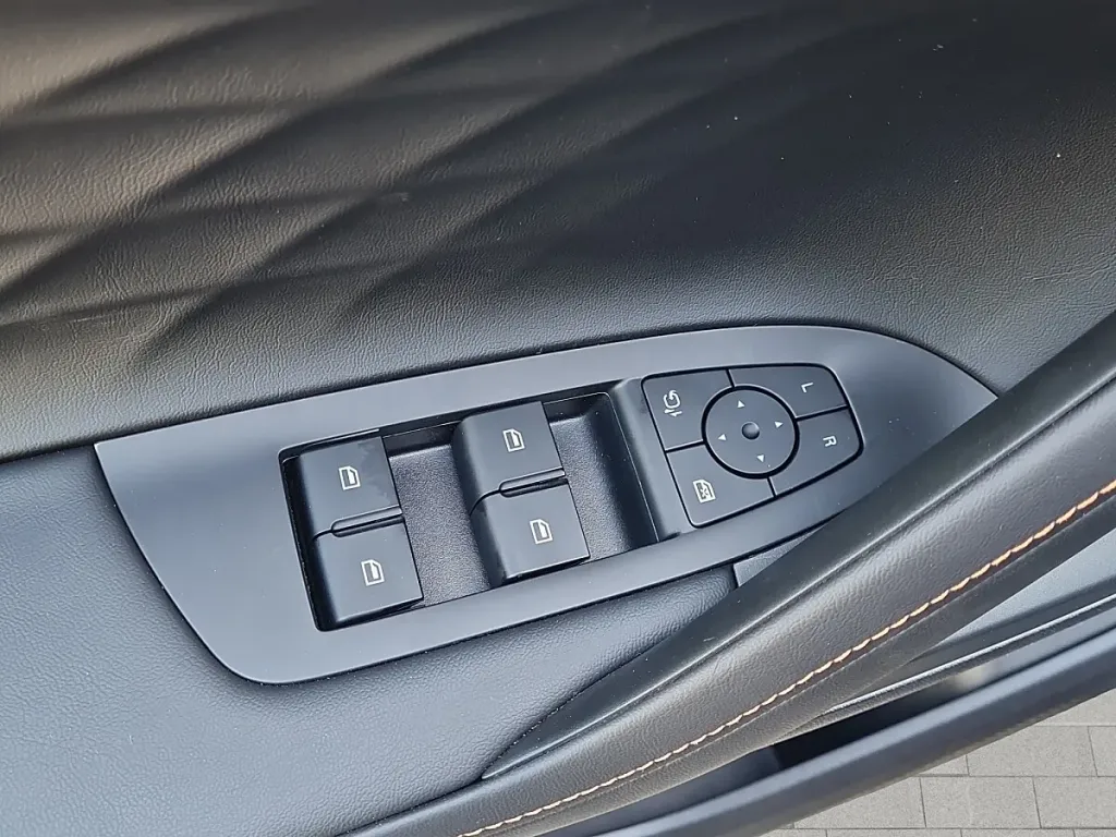 MG HS Hybrid+ Luxury+Lenkradheizung SUV / Terénne vozidlo – Obrázok 15