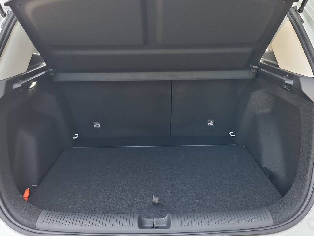 Vehicle 2094356444 - Image 9