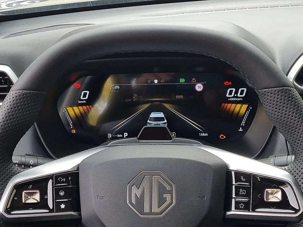 MG ZS 1.5 Hybrid+ Luxury SUV / Geländewagen – Bild 12