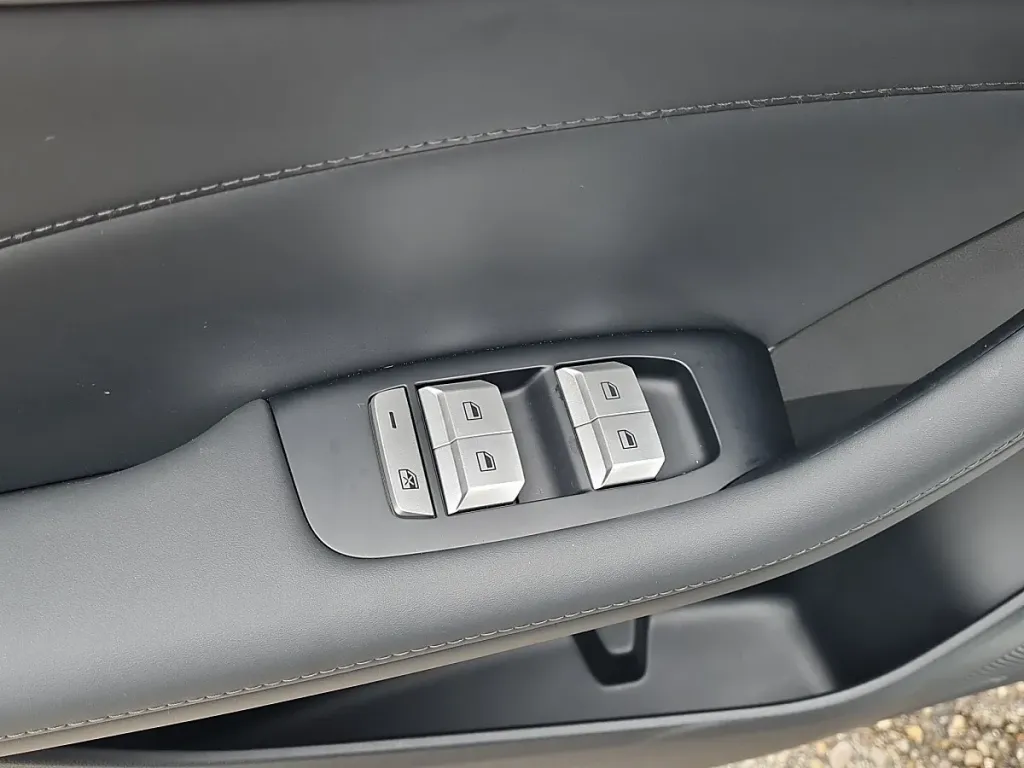 MG MGS5 EV Luxury 64 kWh SUV / Geländewagen – Obrázok 15