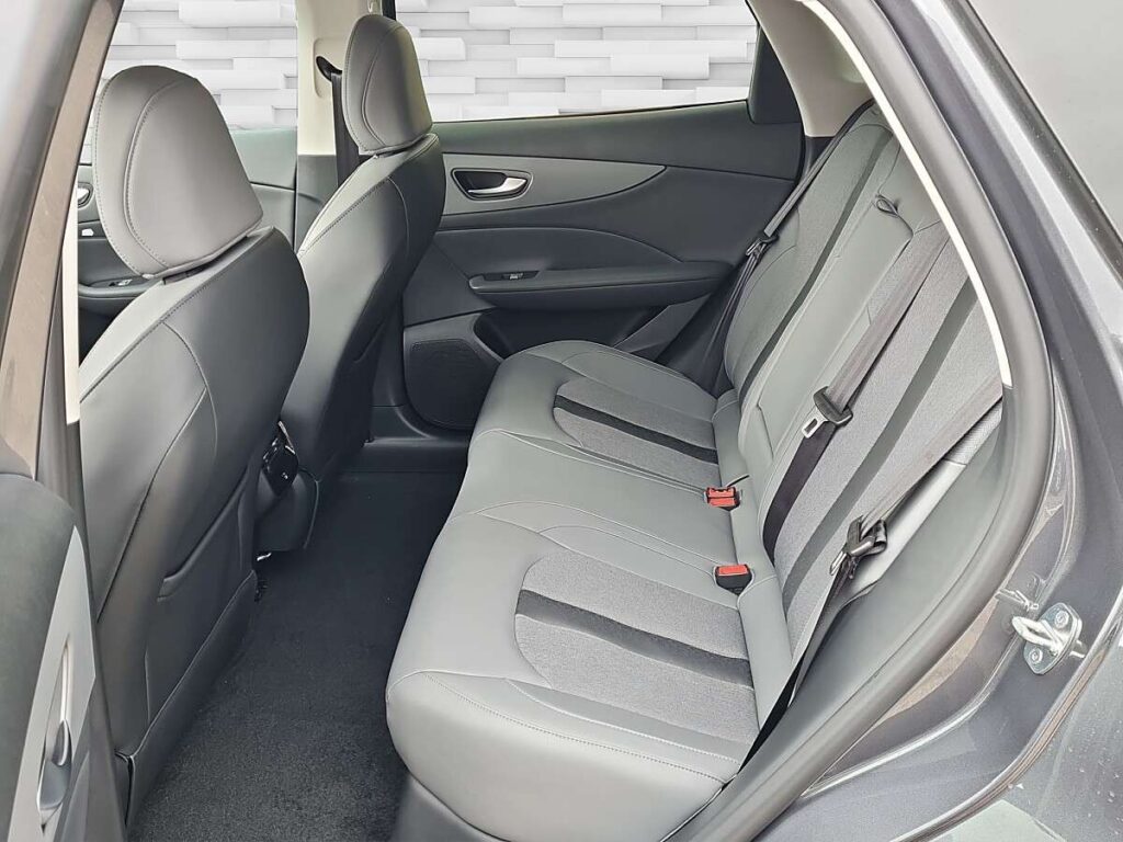 Vehicle 894836316 - Image 8