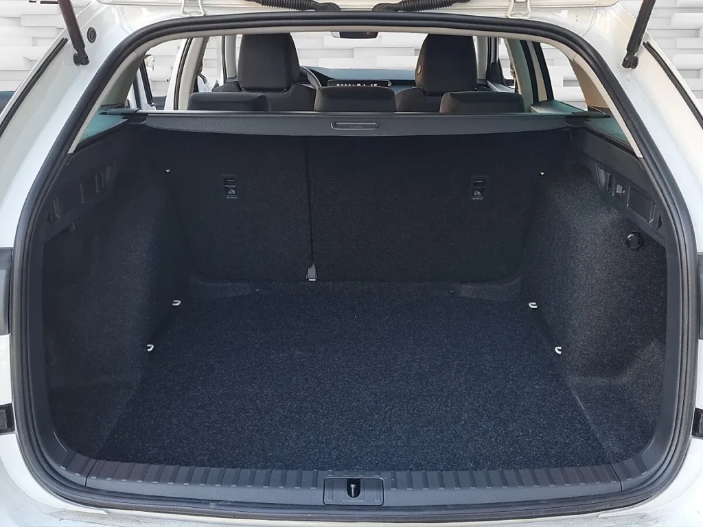 Vehicle 912401101 - Image 9