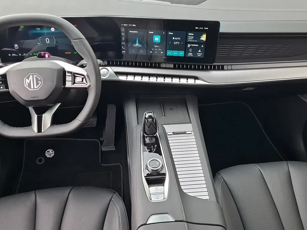 Vehicle 926879603 - Image 14