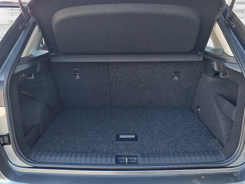 Skoda Kamiq 1,0 TSI Essence SUV / Terénne vozidlo – Obrázok 9