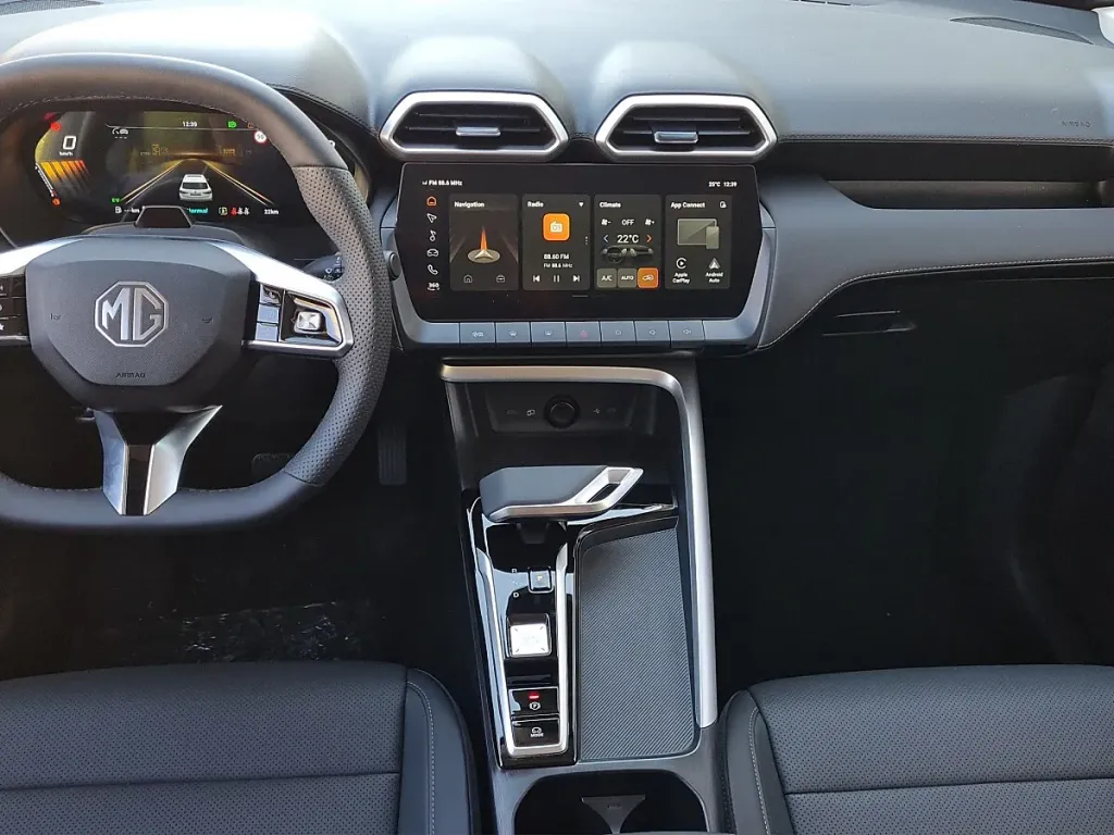 MG ZS 1.5 Hybrid+ Luxury SUV / Off-road vehicle – Image 14