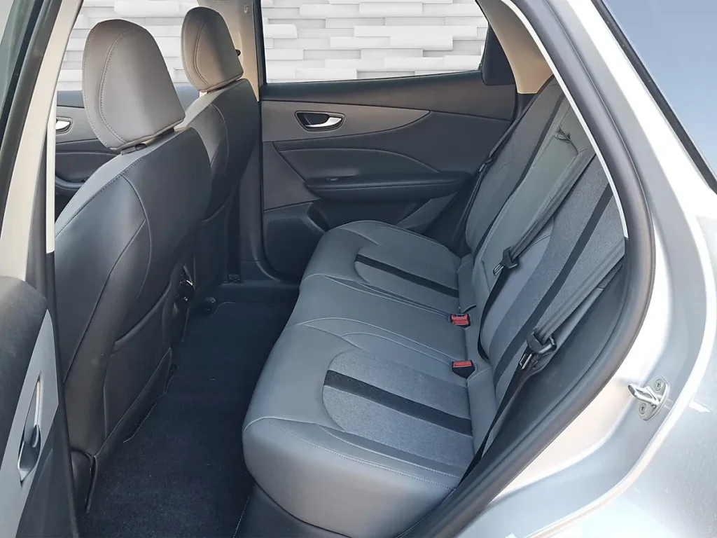Vehicle 997924046 - Image 8